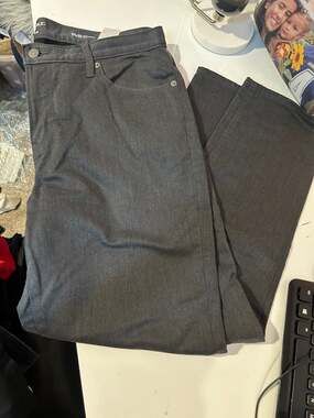 Banana Republic Mens Travel Jeans Athletic Fit *Size 34 X 30*